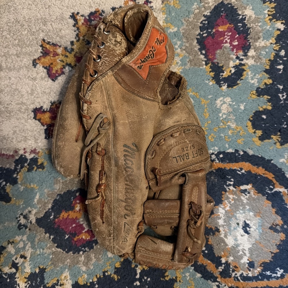 Vintage MACGREGOR MSB Pro Model Natural Pocket Right Handed 12.5" Softball Glove
